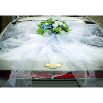 Украшение для свадебного автомобиля (багажник) - фото с сайта свадебный-бум.рф