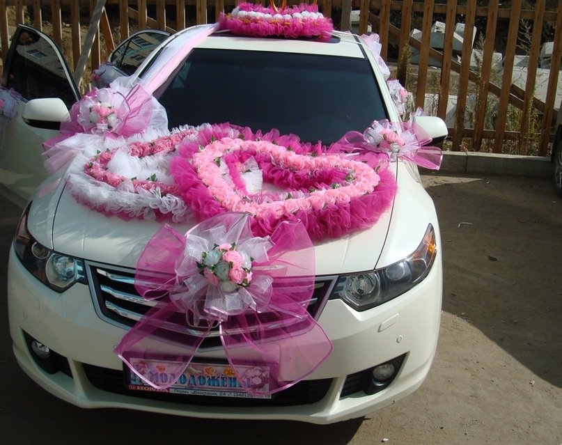 Украшения для свадебных автомобилей в городе Миасс - фото с сайта svadba-miass.ru